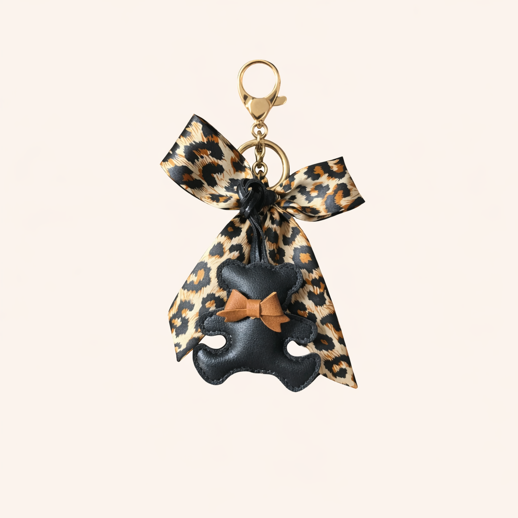 Teddy Schlüsselanhänger mit Schleife – Eleganter Taschenanhänger & Geschenkidee - Little Gift Box